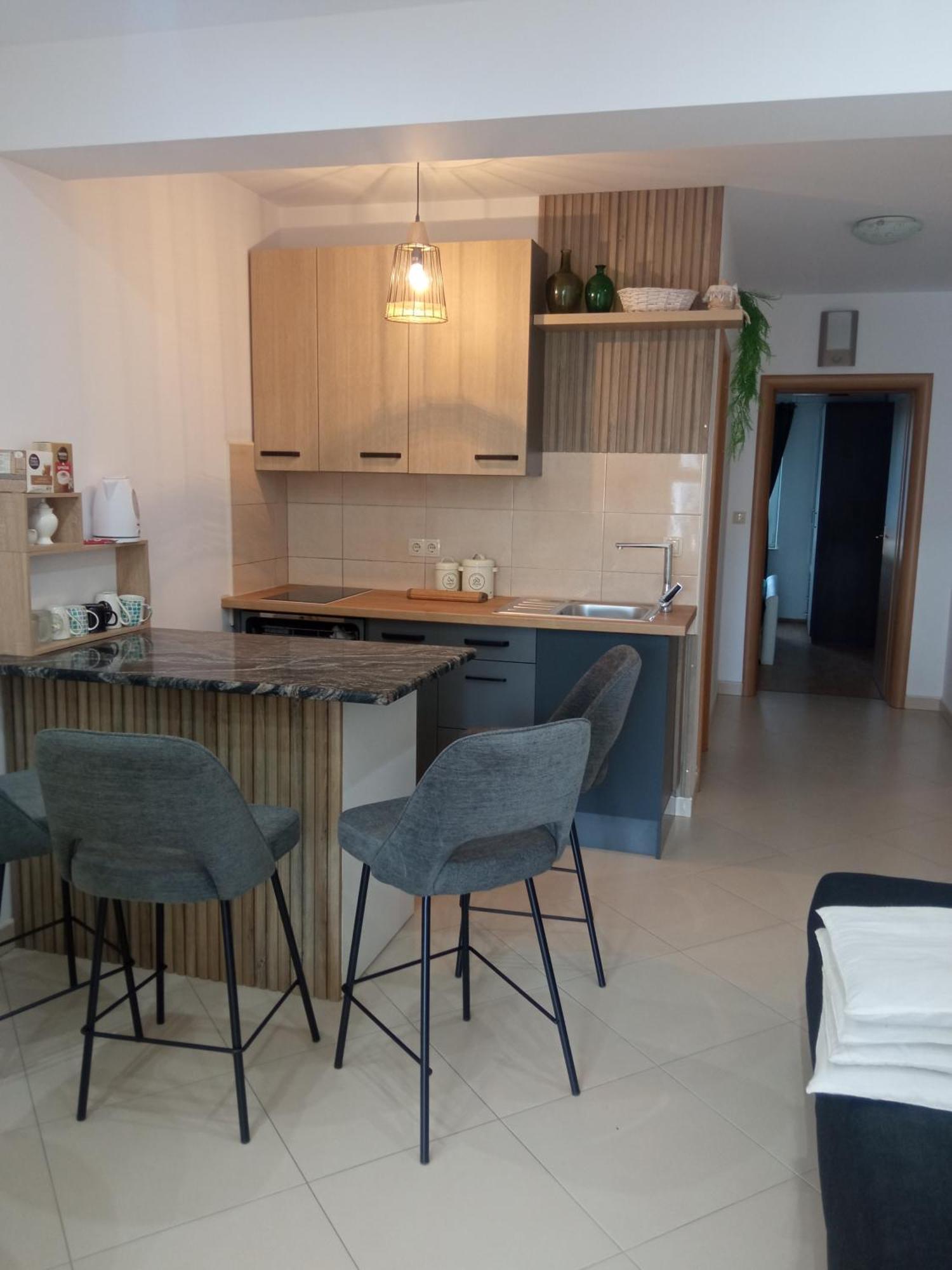 Apartments Tomic Vodice Exteriör bild